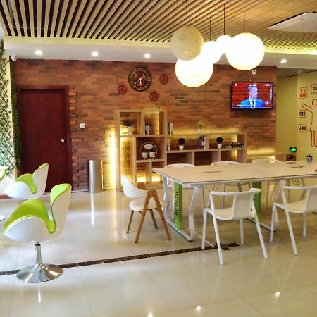The Olive Tree Capsule Hostel Шэньчжэнь Экстерьер фото