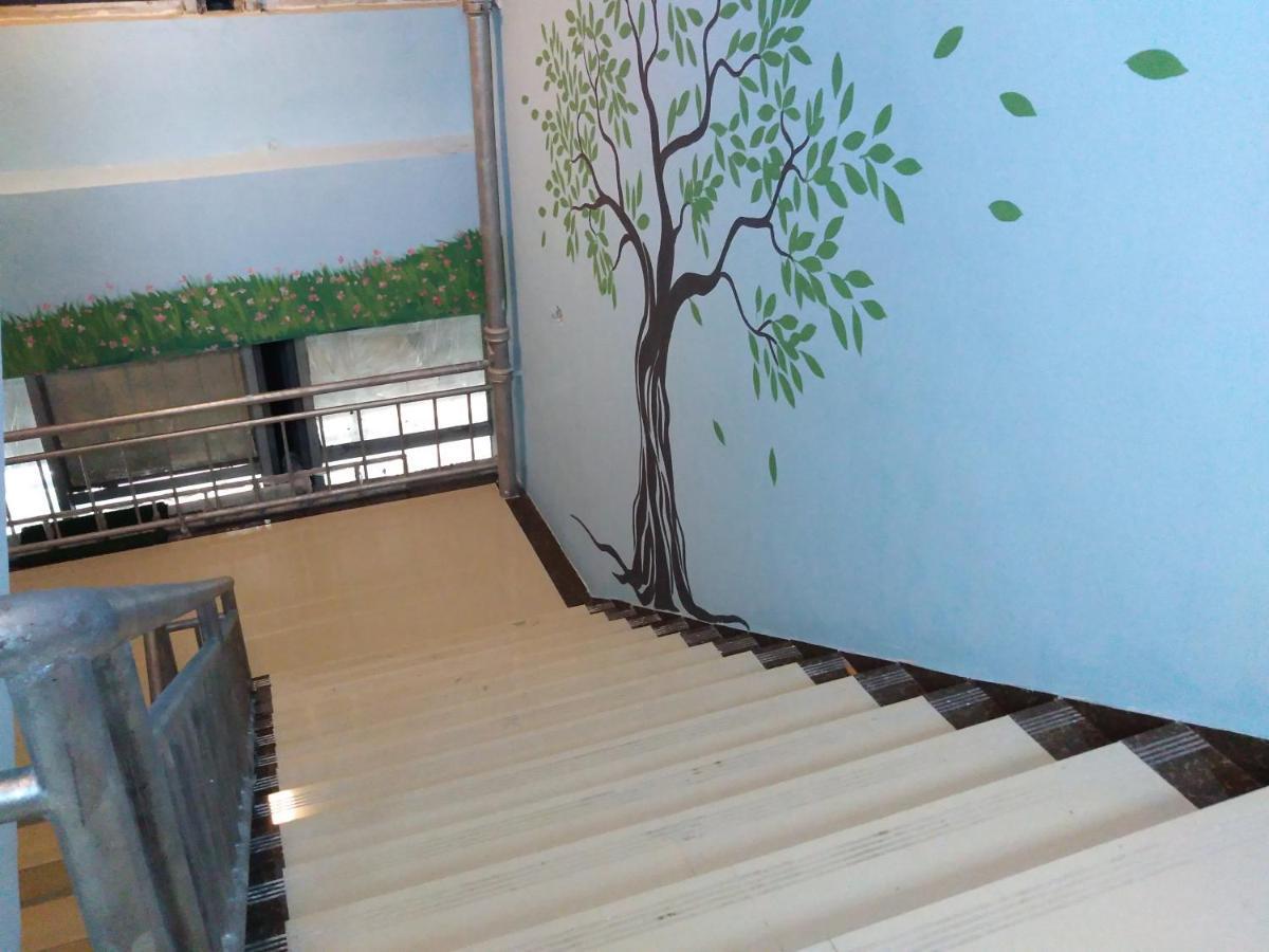 The Olive Tree Capsule Hostel Шэньчжэнь Экстерьер фото